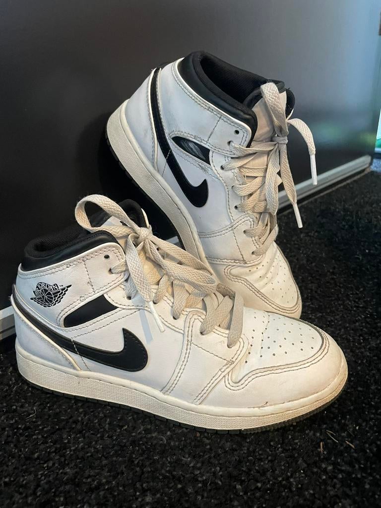 Nike Air Jordan maat 36,5 zgan, Kinderen en Baby's, Kinderkleding | Schoenen en Sokken, Schoenen, Ophalen of Verzenden, Zo goed als nieuw