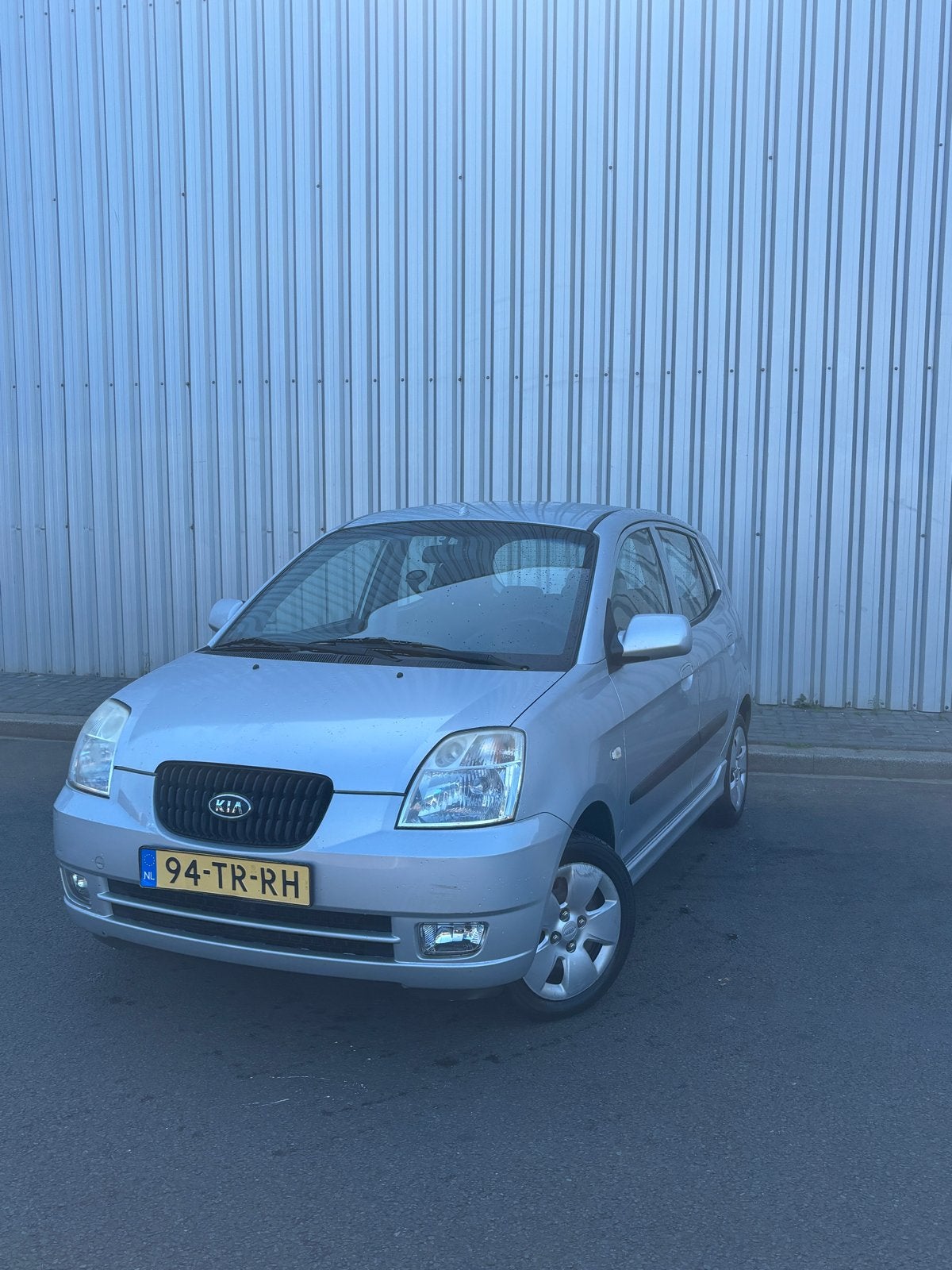 Kia Picanto 1.0 2007 Grijs, Voorwielaandrijving, 836 kg, 4 cilinders, 400 kg
