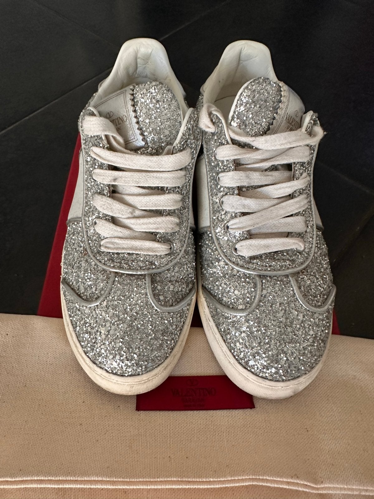 Valentino Garavani Glitter Sneakers - Maat 35.5, Ophalen of Verzenden, Gedragen, Overige kleuren, Sneakers of Gympen