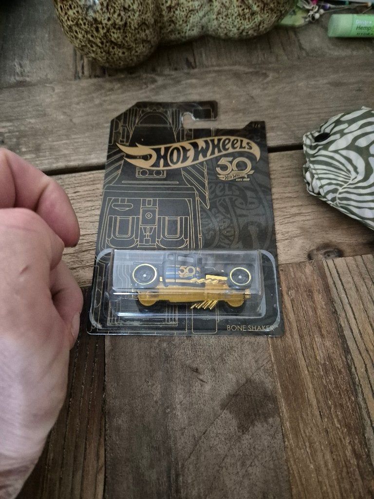 Hot Wheels Bone Shaker 50 Anniversary black and gold, Ophalen of Verzenden, Nieuw, Auto