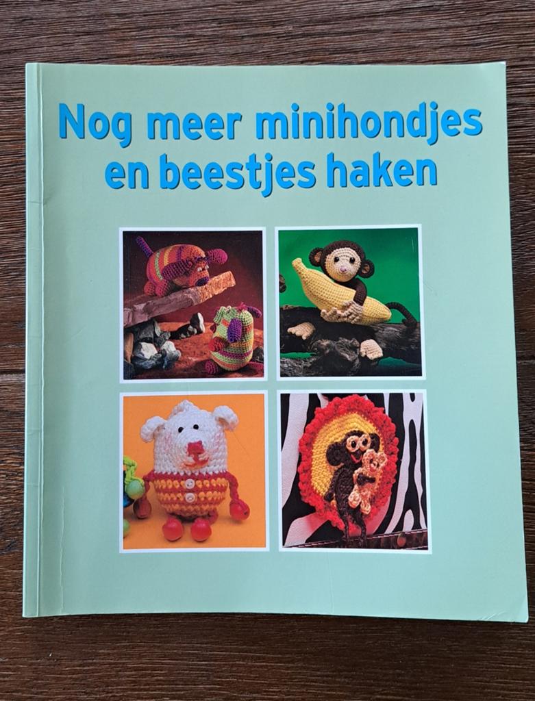 Nog meer minihondjes en beestjes haken, Boeken, Ophalen of Verzenden, Zo goed als nieuw, Breien en Haken