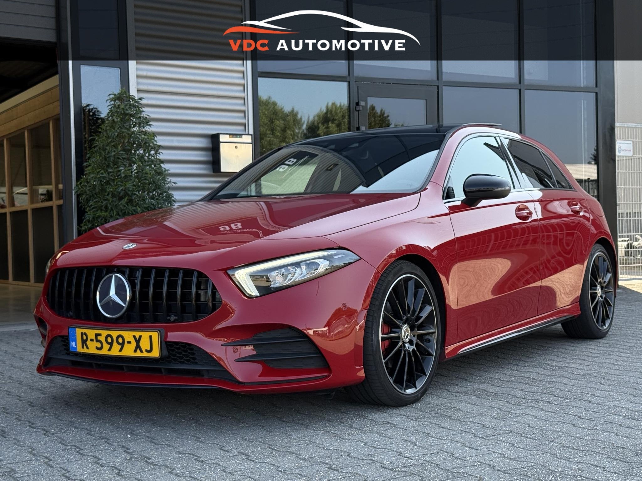 Mercedes-Benz A-Klasse 200 AMG Pano | Widescreen | Sfeerverl, Auto's, Mercedes-Benz, Stof, Gebruikt, 4 cilinders, 163 pk