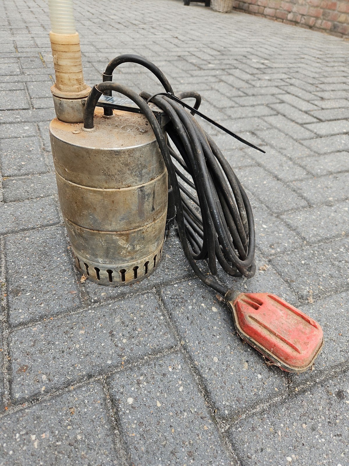 Gebruikte Dompelpomp met slang, Tuin en Terras, Waterpompen, Ophalen, Gebruikt, Elektrisch, Dompelpomp