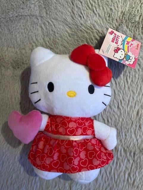 Hello Kitty plush rode jurk roze hart Simba Toys 20 cm nieuw, Overige merken, Nieuw, Ophalen of Verzenden, Met label