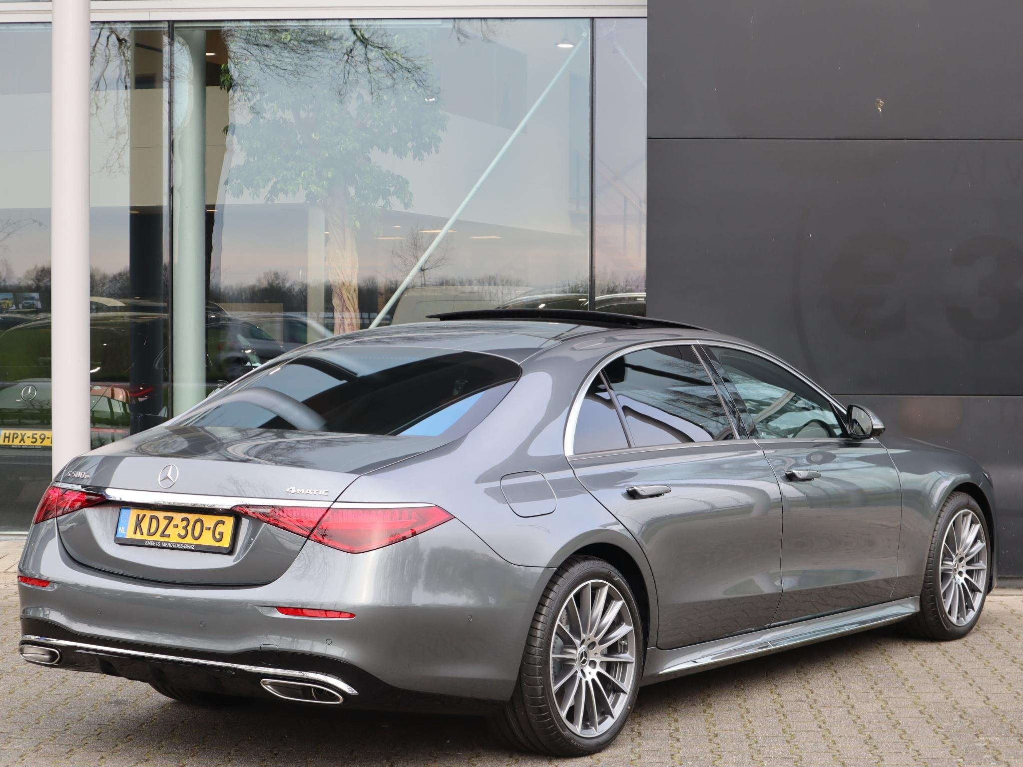 Mercedes-Benz S-klasse 580 e 4MATIC Lang AMG Line, Auto's, Dealer onderhouden, Euro 6, 510 pk, Vierwielaandrijving
