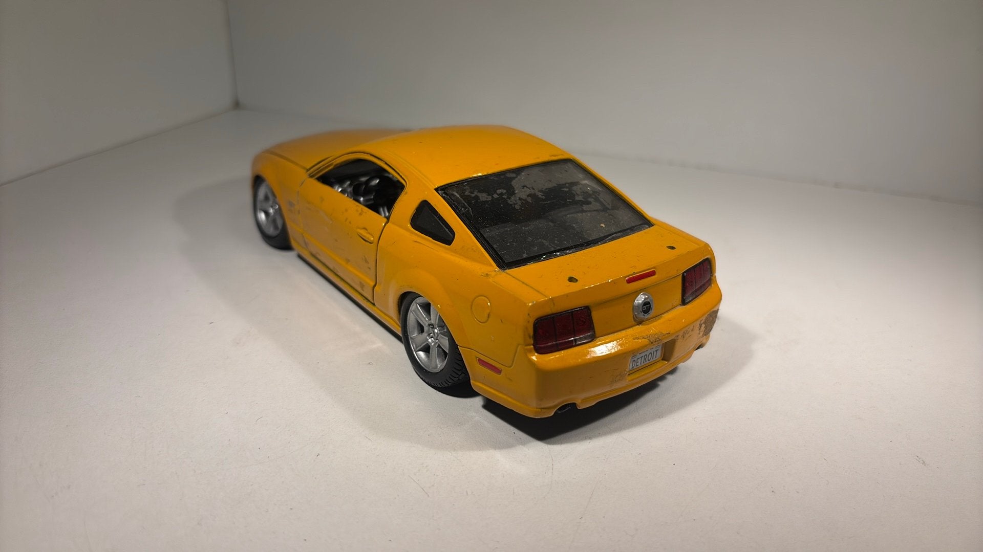 Ford mustang gt schade maisto 1.24, Hobby en Vrije tijd, Modelauto's | 1:24, Maisto, Ophalen of Verzenden, A, A