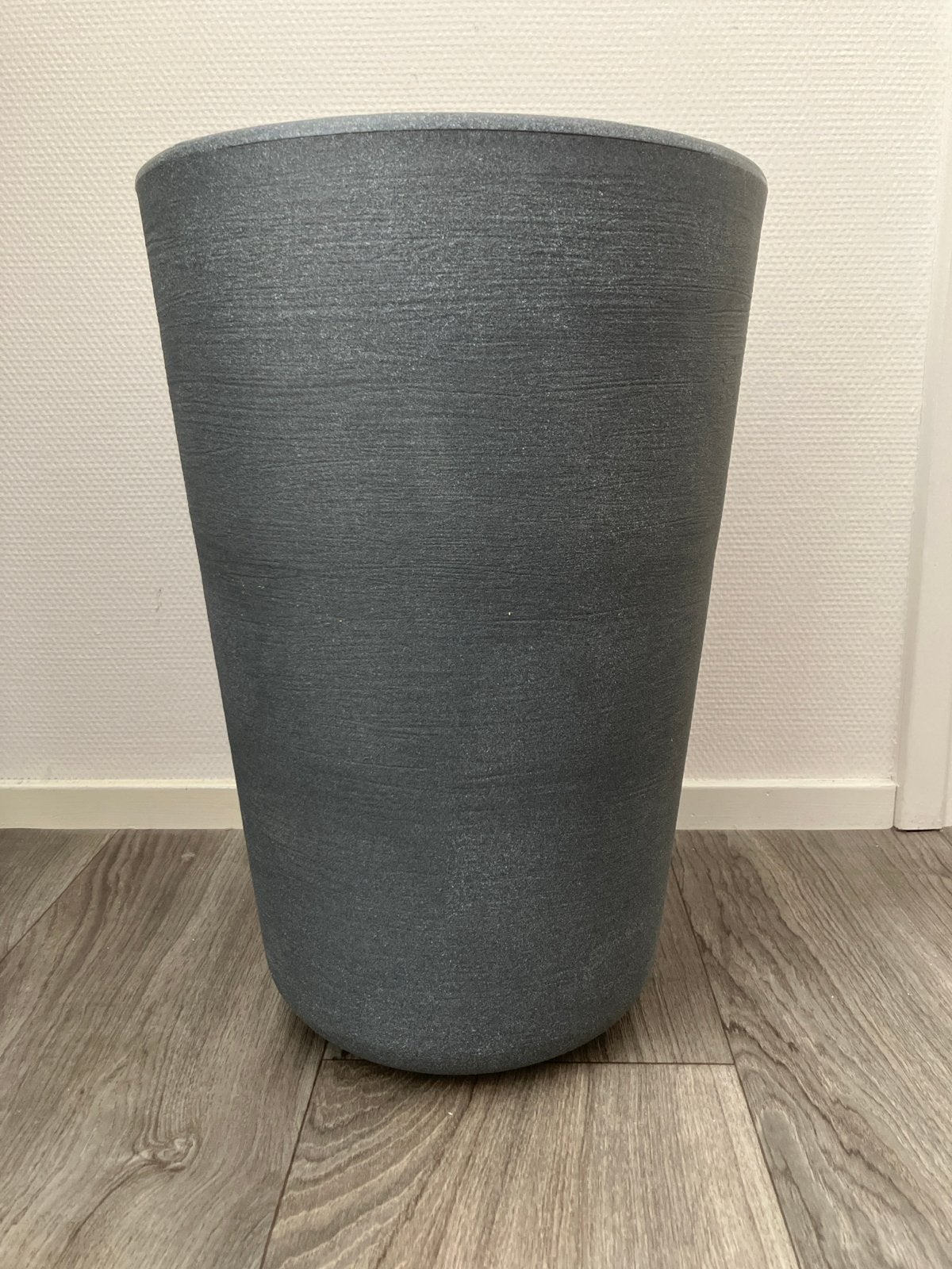 4 grote grijze bloempotten, kunststof, 53 cm hoog. €25 p.s., Kunststof, Gebruikt, Rond, Binnen