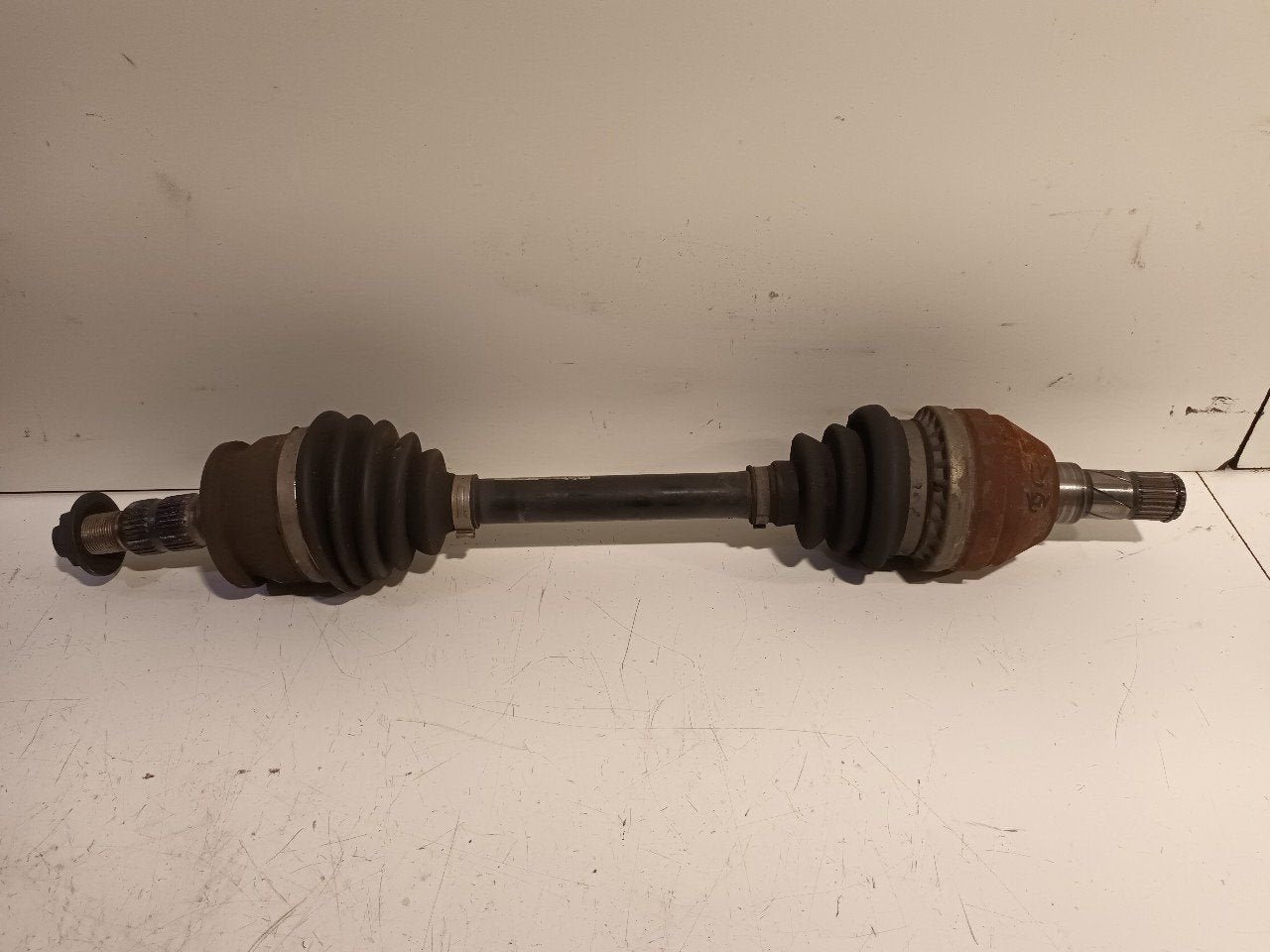 Aandrijfas links voor Opel Zafira, Auto-onderdelen, Onderdelen@venauto.nl, Van der Ven Autorecycling B.V., Gebruikt, Ettenseweg 76, 4706 PB Roosendaal, The Netherlands