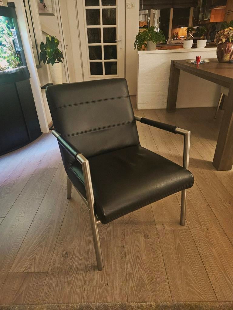 Leren stoel met stalen frame, Ophalen, Gebruikt, Zwart, Leer