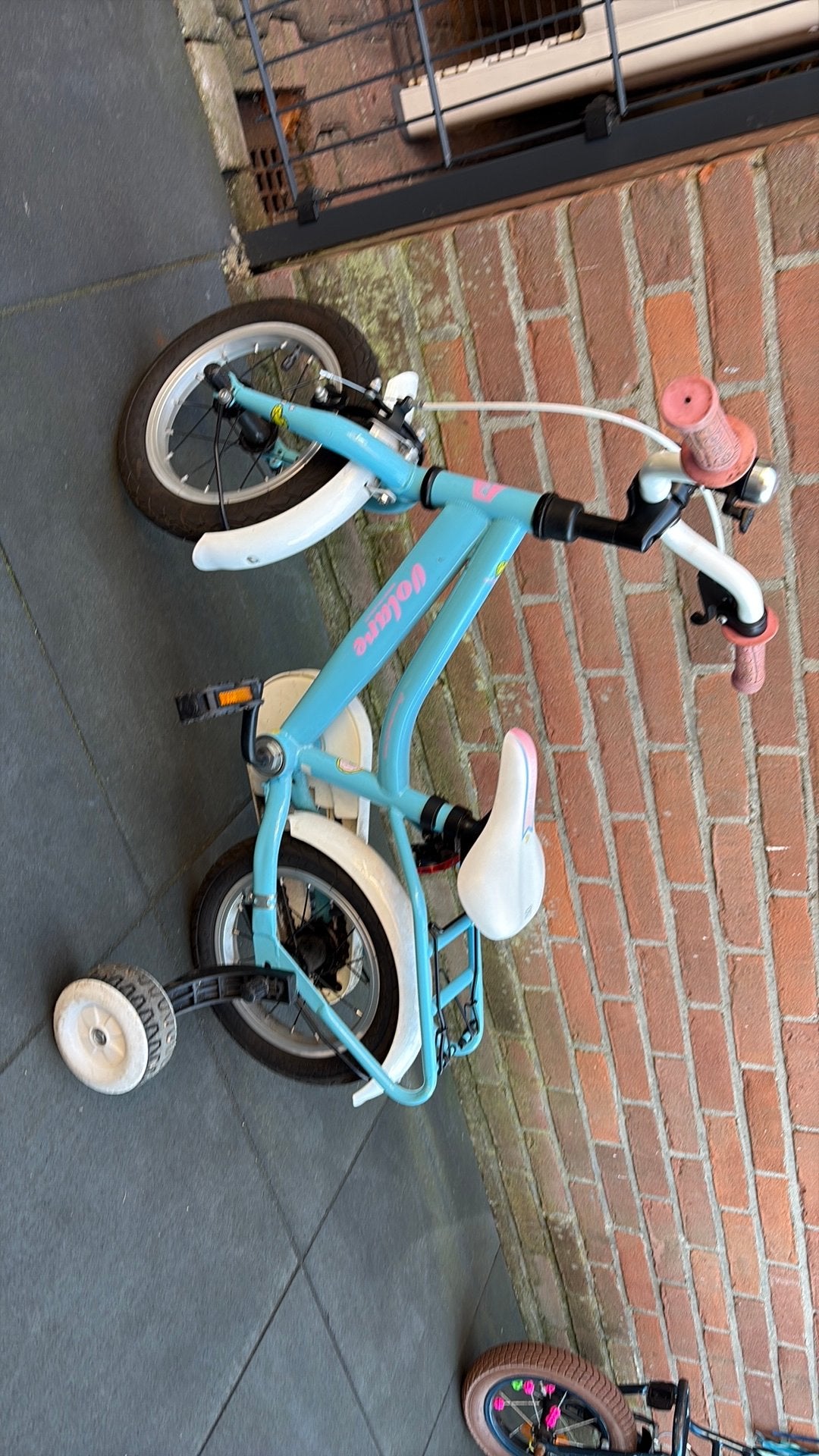 Fiets met zijwieltjes 12 inch, Fietsen en Brommers, Ophalen, Zo goed als nieuw
