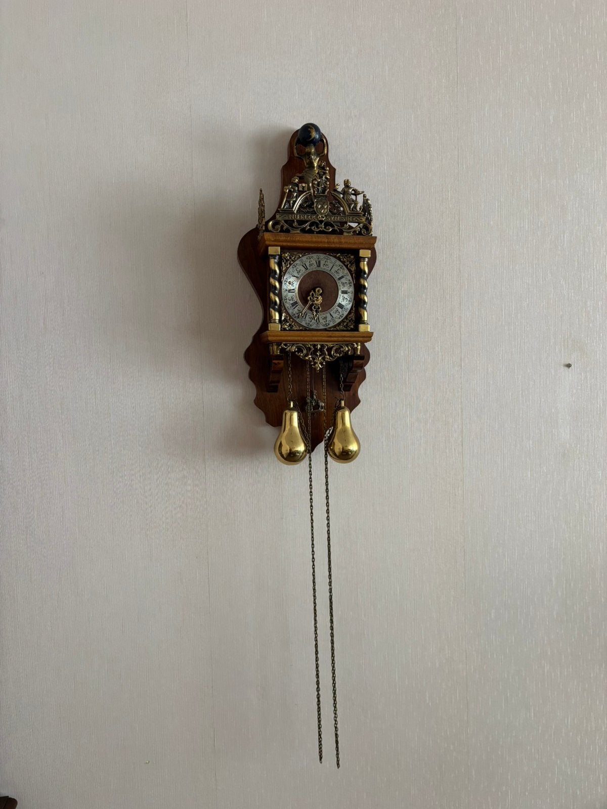 Staartklok, Ophalen