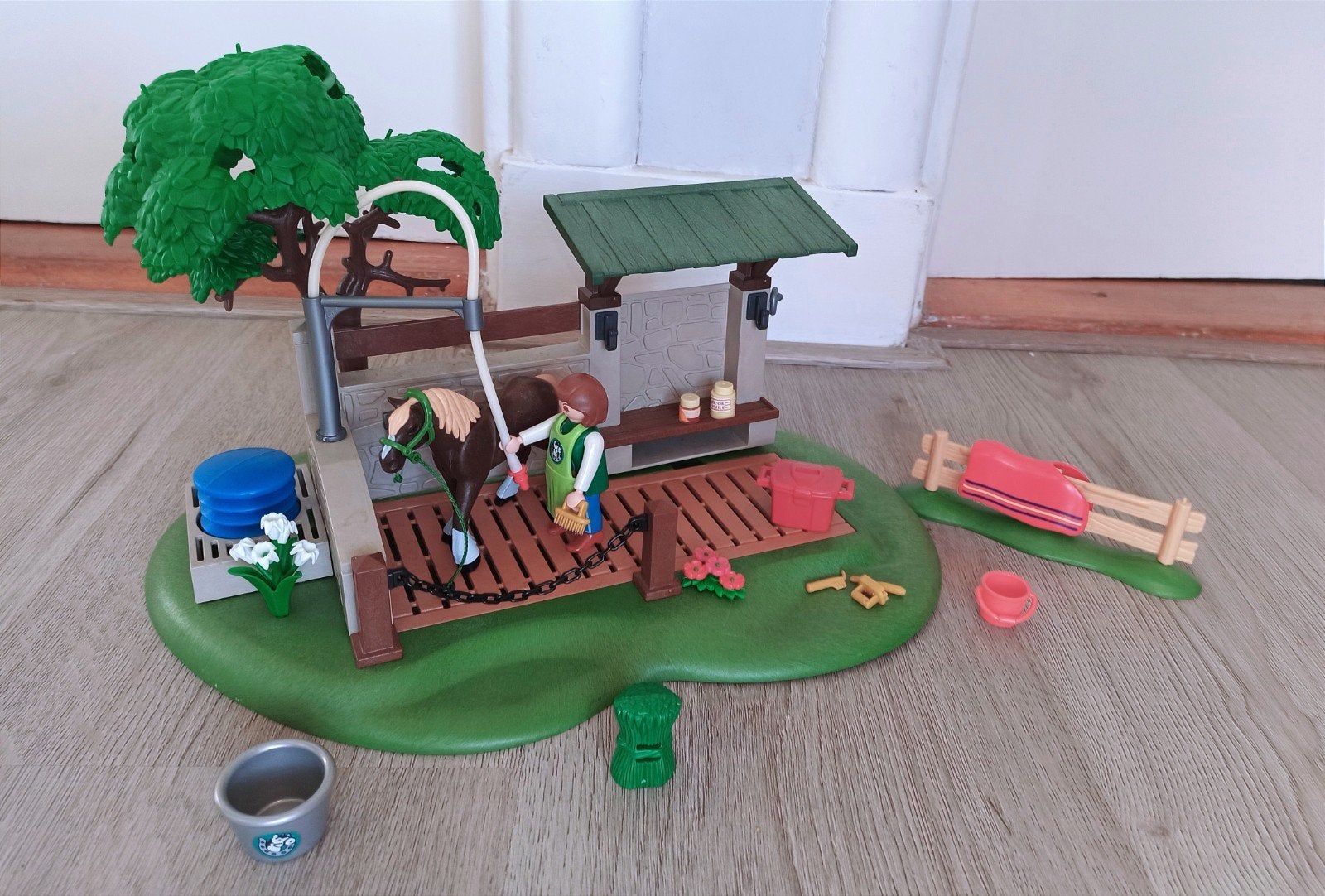 Zgan Playmobil grote wasplaats/ poets plaats voor paarden, Ophalen of Verzenden, Zo goed als nieuw, Jongen of Meisje