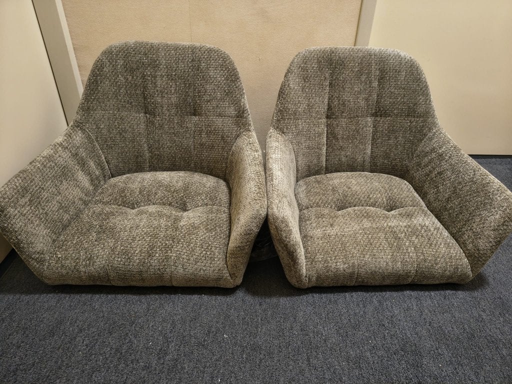Breeze Draaistoel – Luxe Chenille Stof - 2 st. (Retourgoed), Twee, Verzenden, Walemstraat 90, 2570 Duffel, België, Usuals B.V.