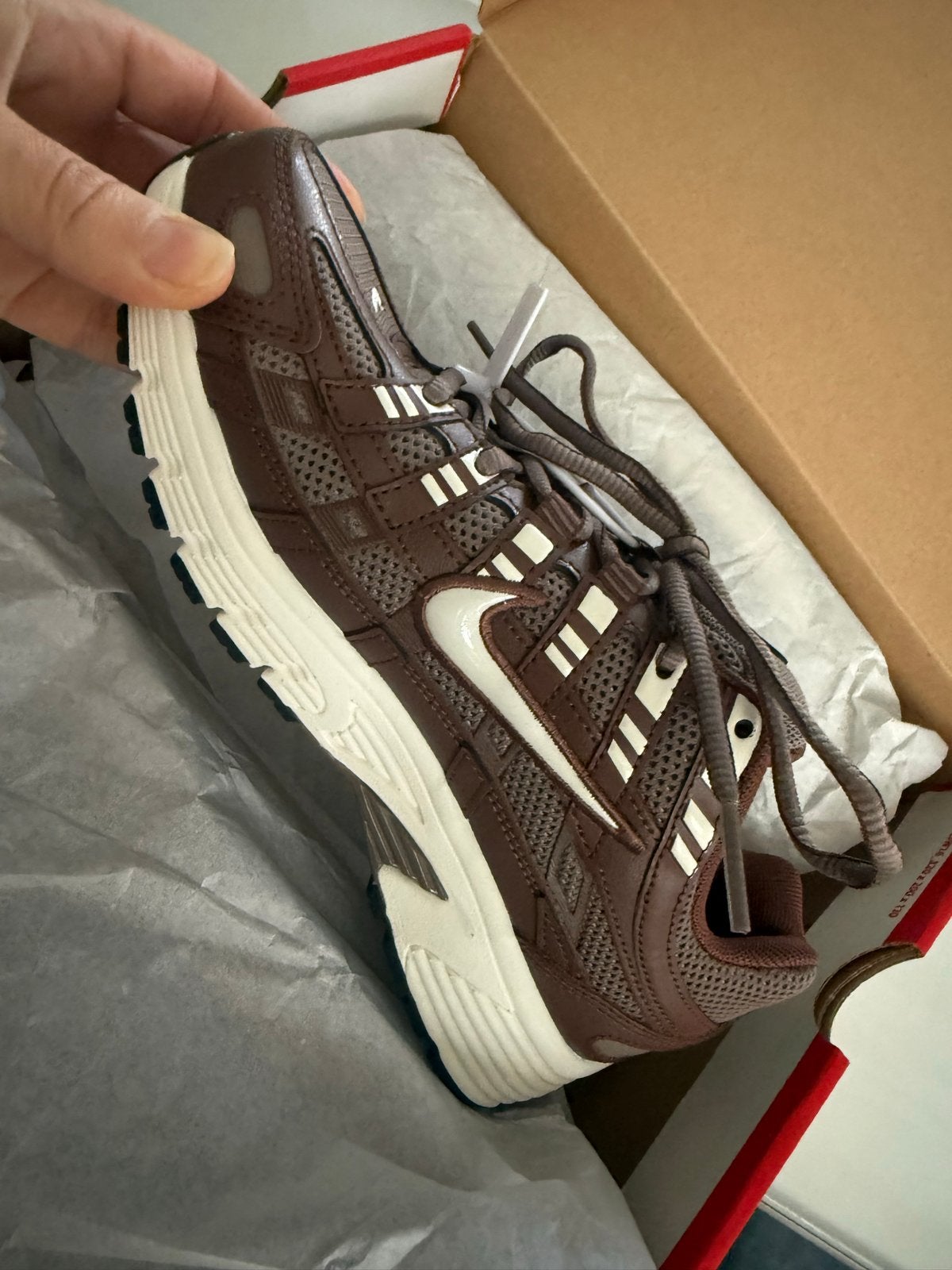Nieuwe Nike P-6000 sneakers - Maat 37,5 - In doos, Kleding | Dames, Ophalen, Nieuw, Bruin, Sneakers of Gympen