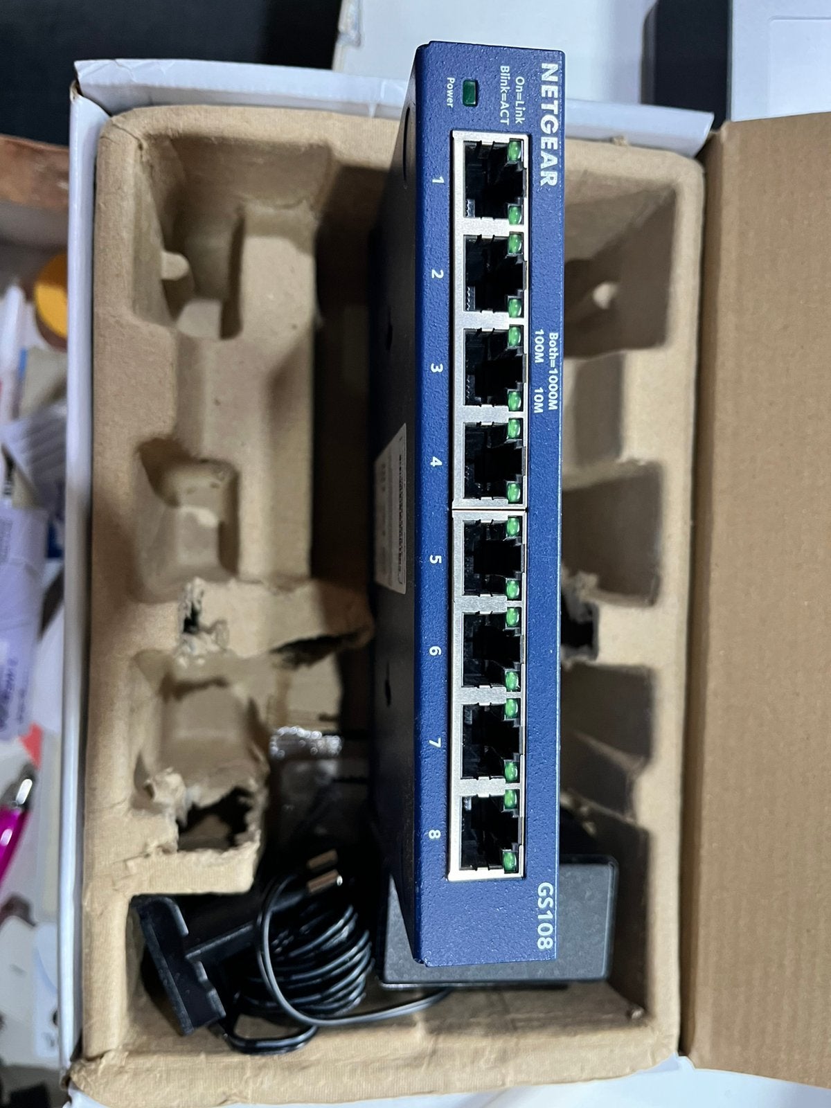 Netgear Ethernet switch. GS108 v4, Ophalen of Verzenden, Zo goed als nieuw
