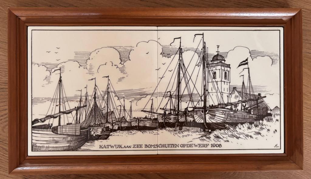 Ingelijste decoratieve wandtegels met Katwijkse taferelen, Antiek en Kunst, Ophalen of Verzenden