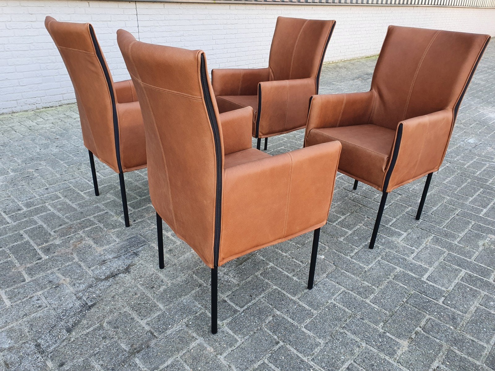 4 nieuwe overstock Design eetkamerstoelen direct leverbaar, Bruin, Chaplin montis gerard van den berg  stijl, Nieuw, Leer