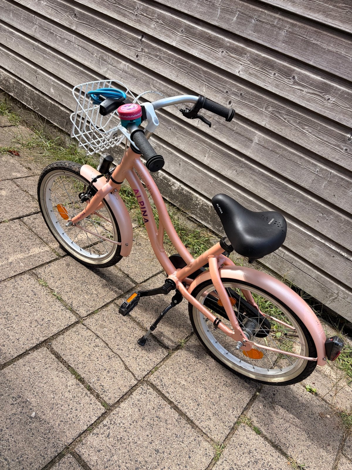 Roze Alpina Ocean 18 inch kinderfiets met bel en slot, Ophalen, Zo goed als nieuw, Velgrem, 16 tot 20 inch