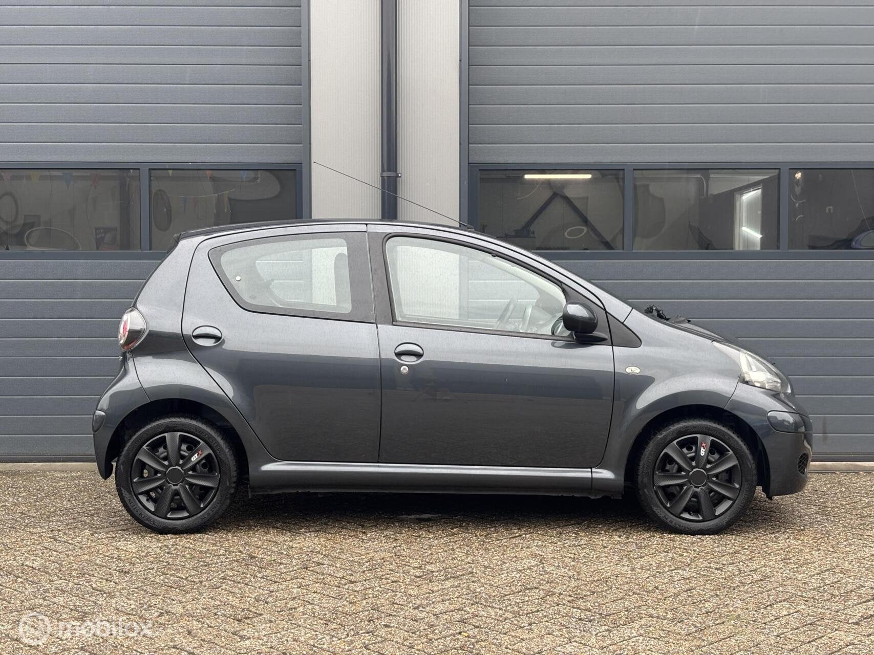 Toyota Aygo 1.0-12V Comfort Uitvoering 5Drs _ NL Auto, Voorwielaandrijving, 4 stoelen, 68 pk, Origineel Nederlands