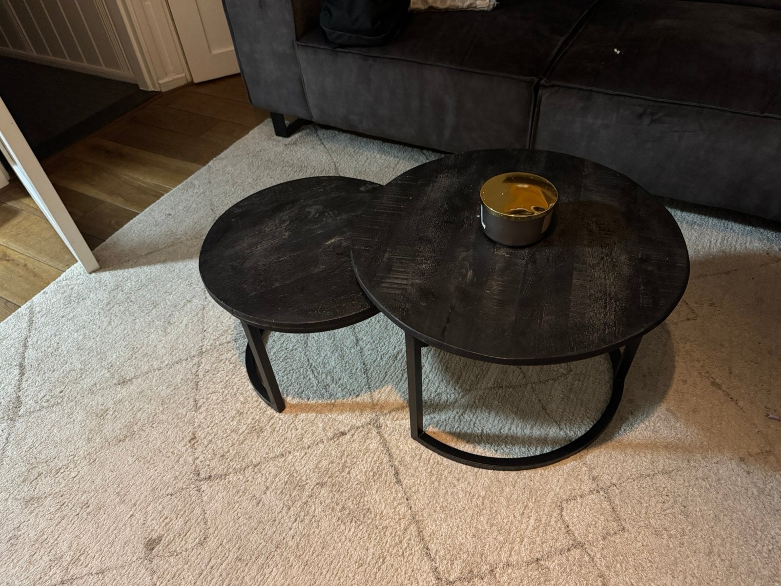 Ronde zwarte mango houten Salon tafel, Huis en Inrichting, Tafels | Salontafels, Ophalen, Zo goed als nieuw, Rond, 50 tot 100 cm