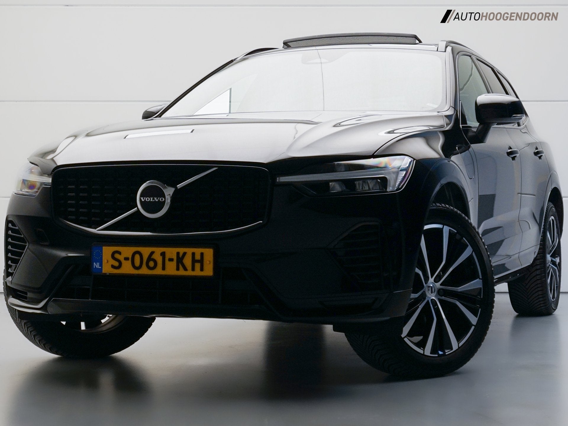 Volvo XC60 2.0 T6 Plug-in Hybrid AWD Plus Dark (APPLE CARPLA, Auto's, Automaat, Adaptive Cruise Control, Gebruikt, Euro 6