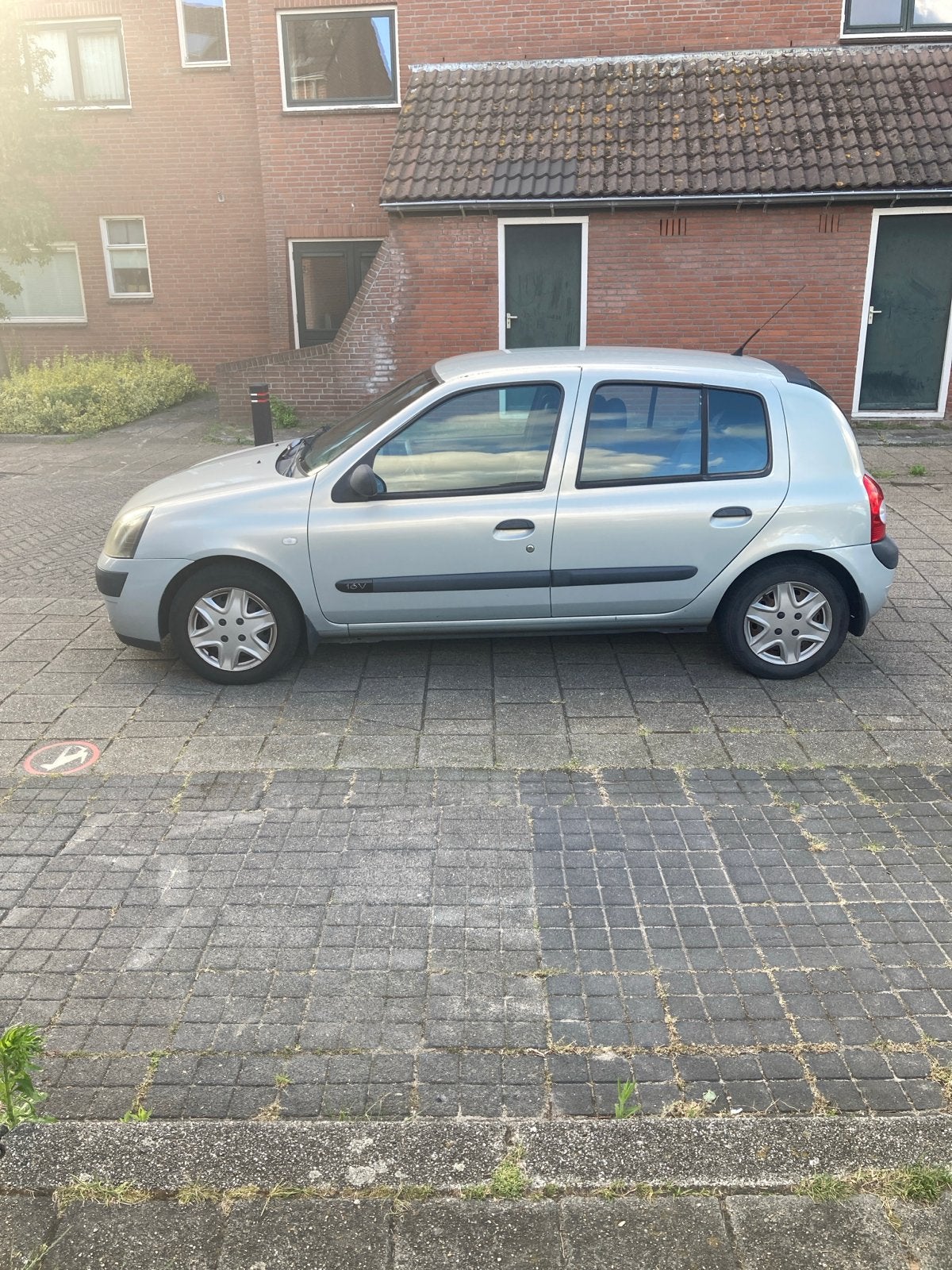 Renault Clio 1.2 16V RN 5DR Euro 2000 2003 Grijs, Voorwielaandrijving, 74 pk, 31 €/maand, 4 cilinders