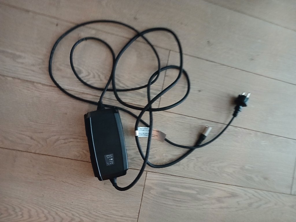 Oplader, Zo goed als nieuw