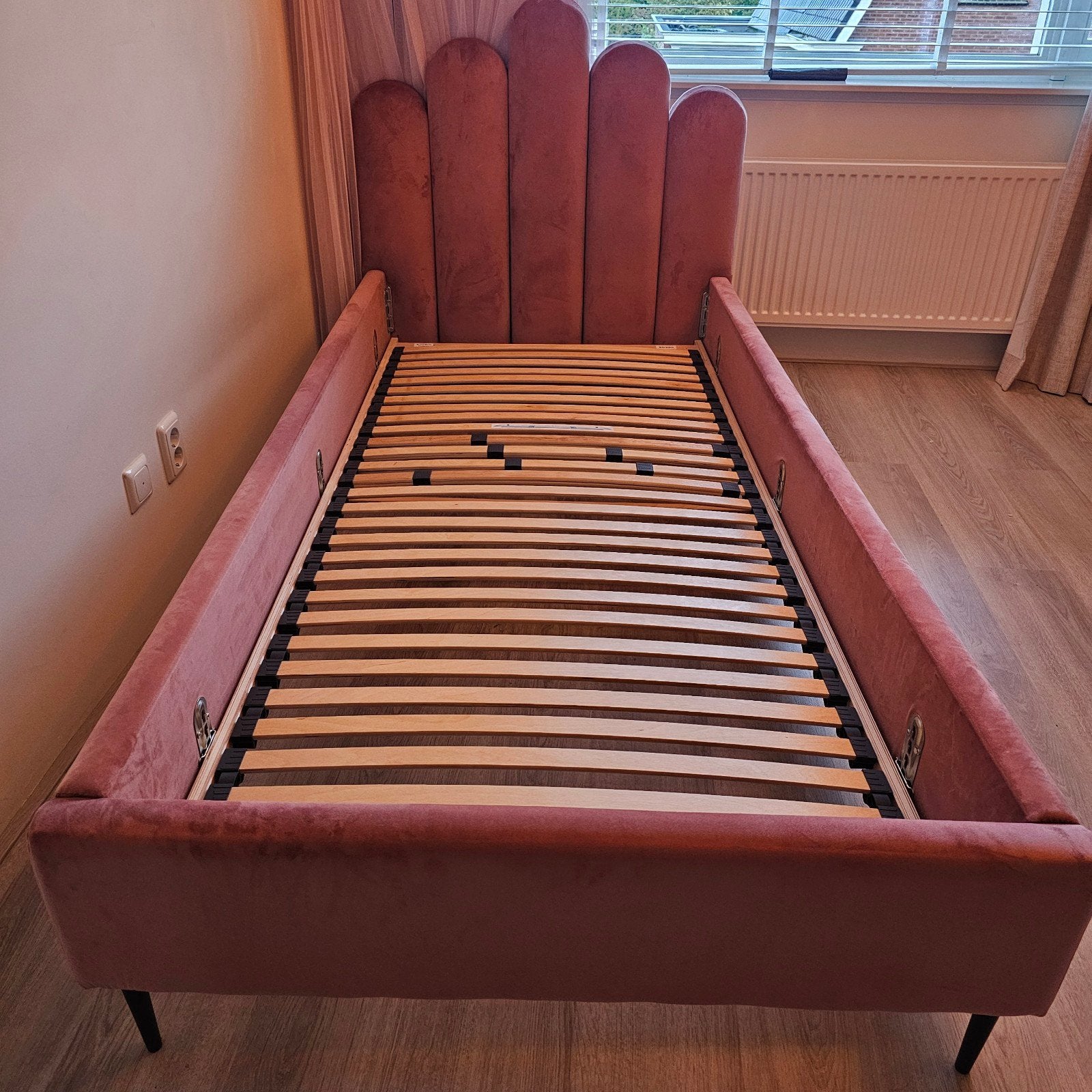 SPOED!!!!!  Een persons  principe  bed PER DIREKT  OPHALEN, Ophalen, Zo goed als nieuw, Princess  bed🌸🌸, Hout