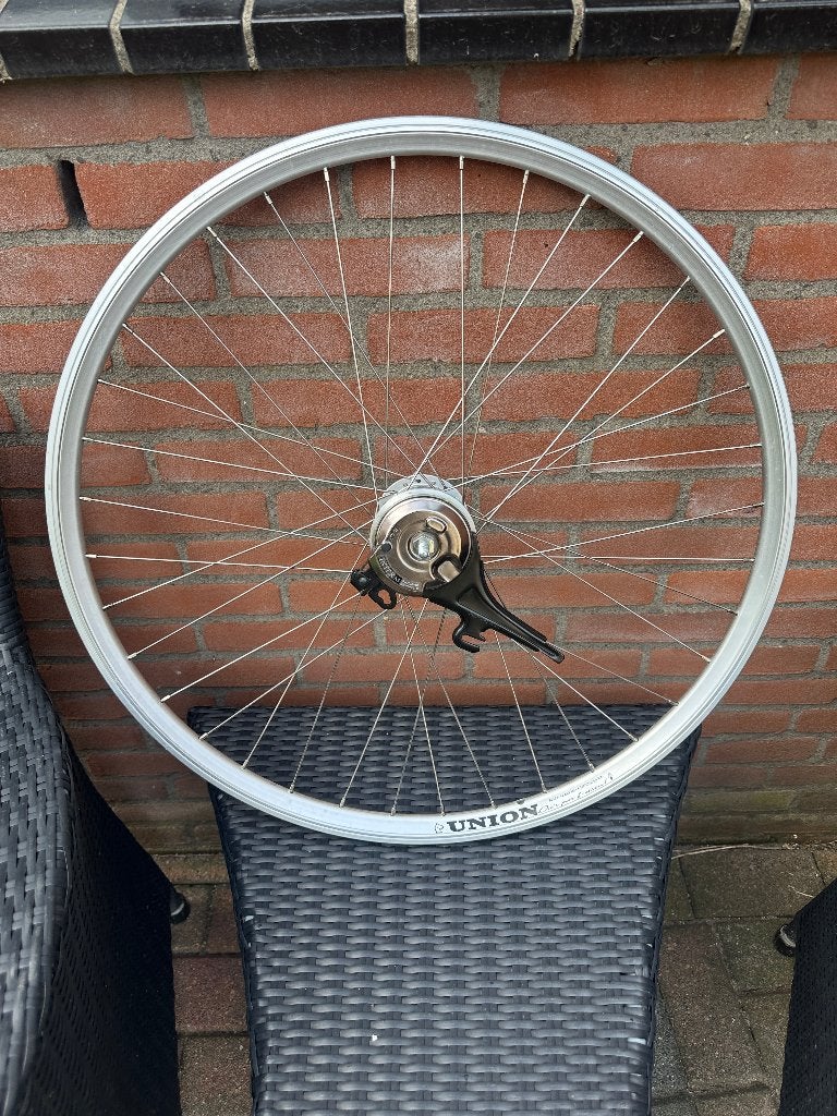 28 inch Union voorwiel met Shimano rollerbrake en naafdynamo, Ophalen of Verzenden, Zo goed als nieuw, Union