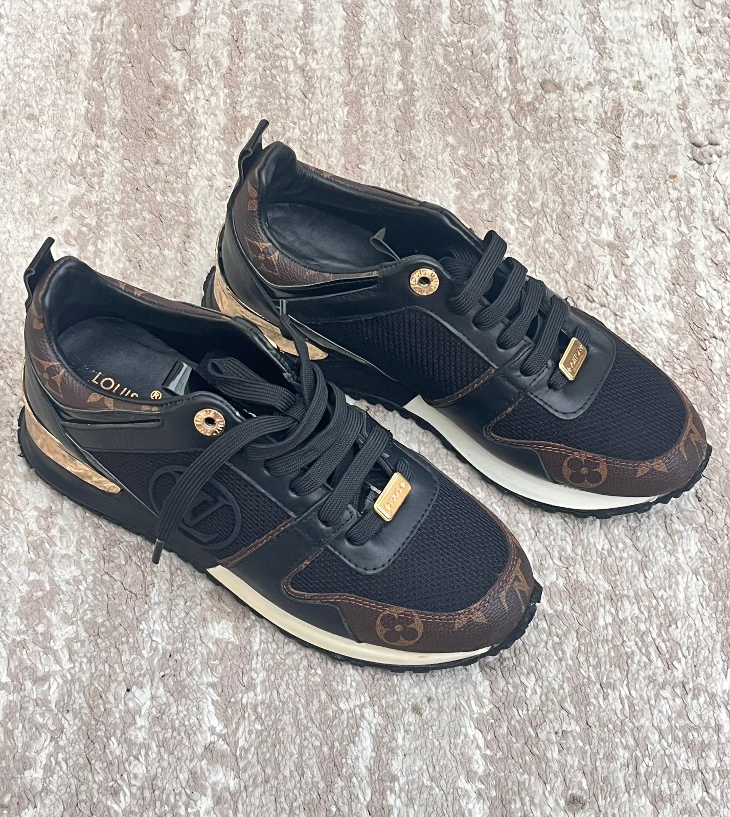 Louis Vuitton schoenen!, Zwart, Nieuw, Ophalen of Verzenden, Sneakers of Gympen