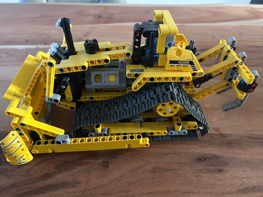 Lego technic 42028, Kinderen en Baby's, Speelgoed | Duplo en Lego, Ophalen of Verzenden, Zo goed als nieuw