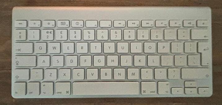 2 Apple Magic Keyboard ook per stuk 25 euro, Computers en Software, Toetsenborden, Ophalen of Verzenden, Zo goed als nieuw