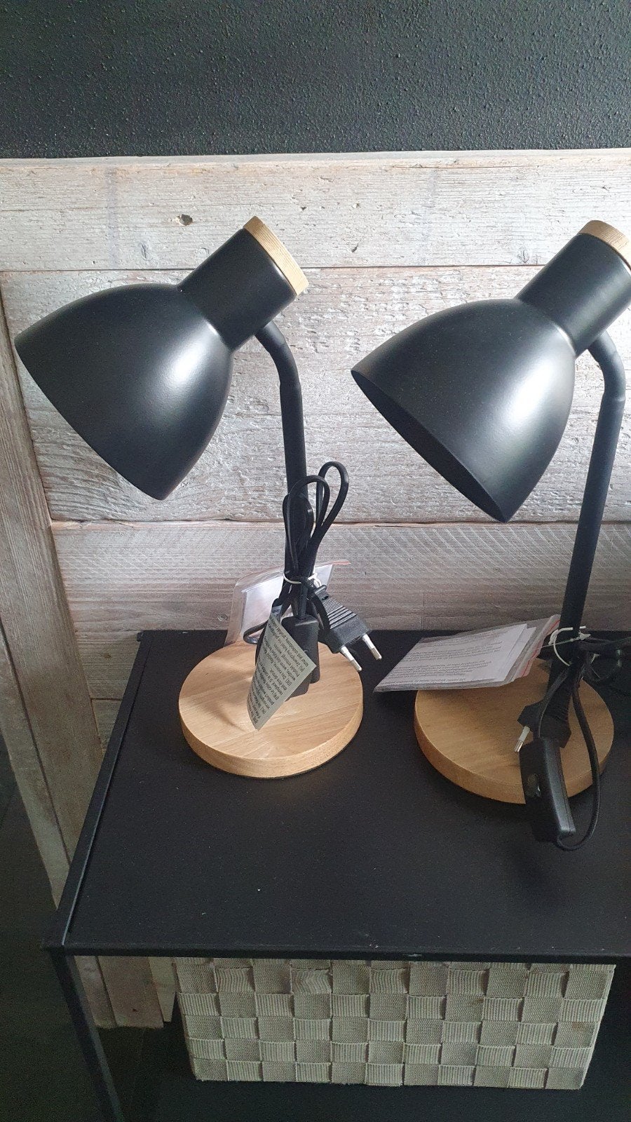 2 nieuwe tafellampjes, bedlampjes, bureaulampen zwart/hout, Bureaulamp, Nieuw, Ophalen of Verzenden, Zwart