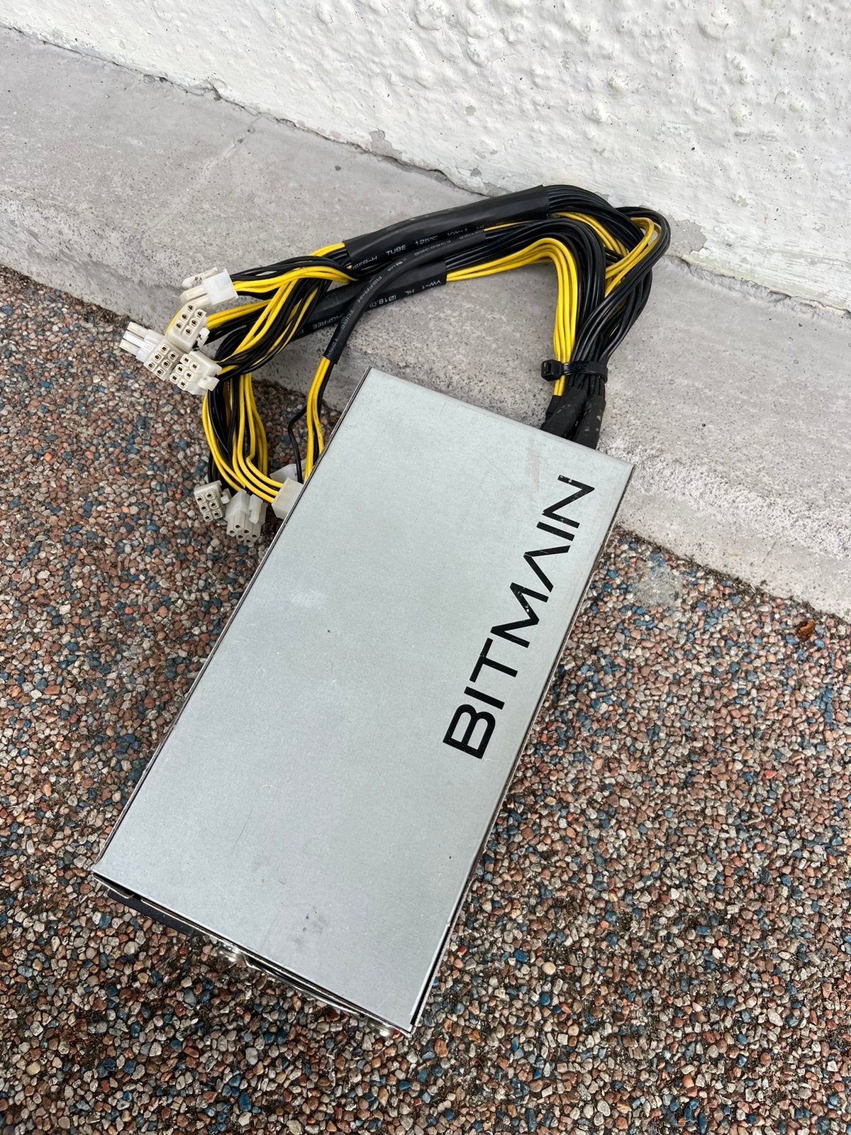 Bitmain 1600watt voeding, Ophalen of Verzenden, Zo goed als nieuw