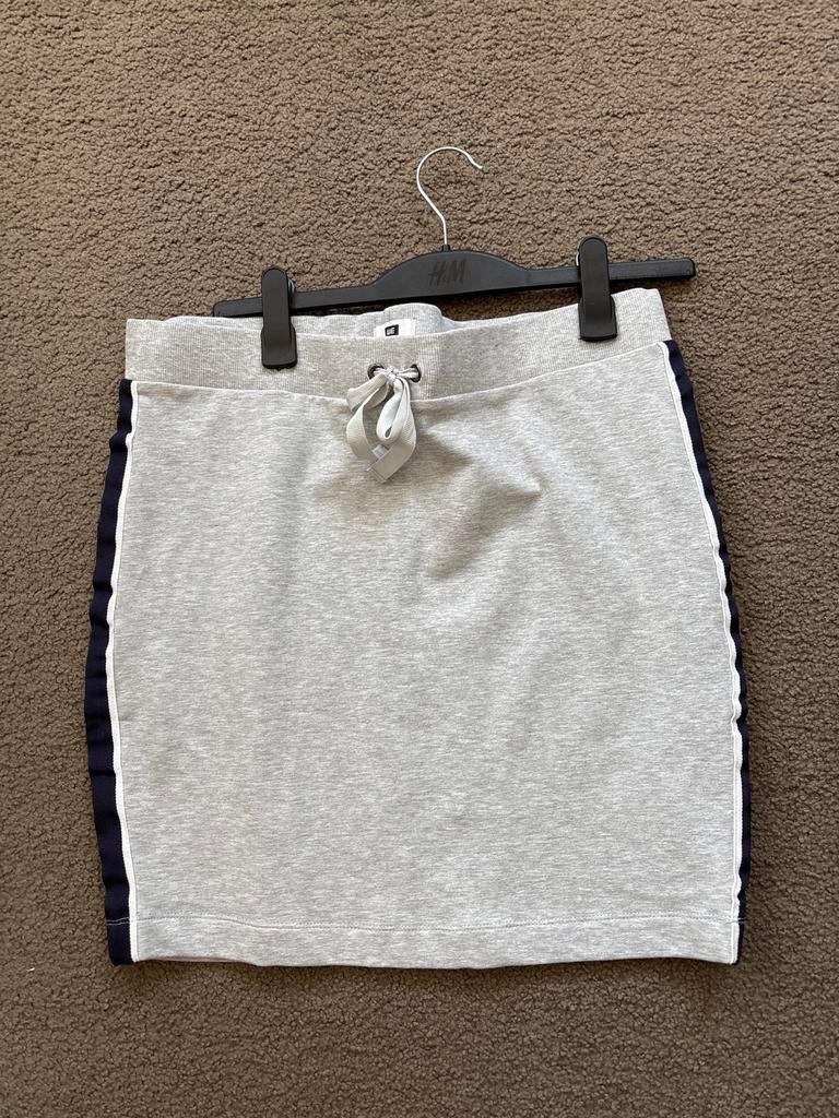 WE Grijze tricot rok met blauwe streep, maat L valt als M, Maat 38/40 (M), Ophalen of Verzenden, Zo goed als nieuw, Grijs