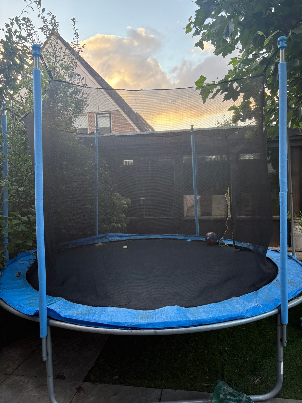 Trampoline, Ophalen, Gebruikt
