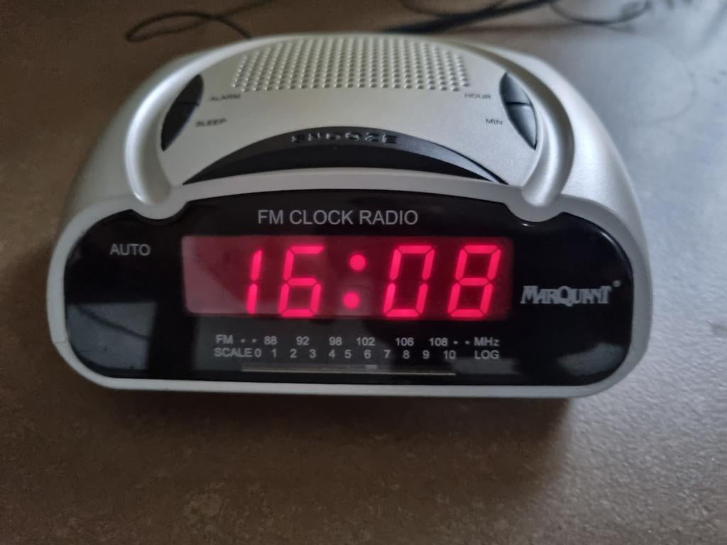 Digitale wekker radio, Ophalen of Verzenden, Gebruikt, Digitaal