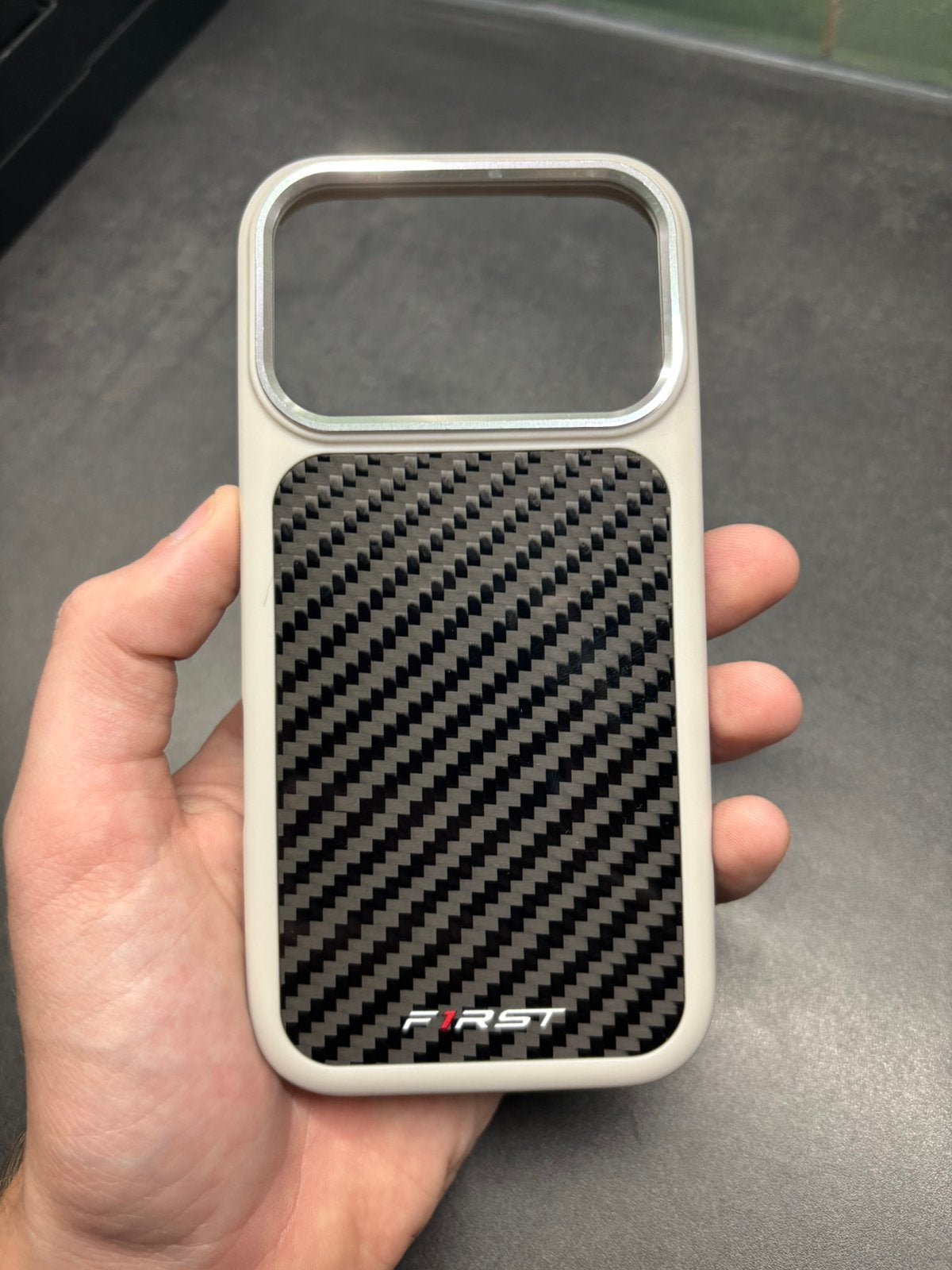iPhone 18 Pro & Pro Max hoesje zilver / woven carbon, Telecommunicatie, IPhone 16 Pro, Rondom bescherming, Frontje of Cover, Nieuw