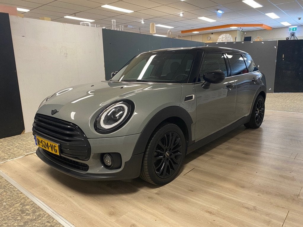 Mini Clubman 1.5 Cooper Business Edition Aut Black opt NL Au, Auto's, Dealer onderhouden, 136 pk, Gebruikt, 715 kg