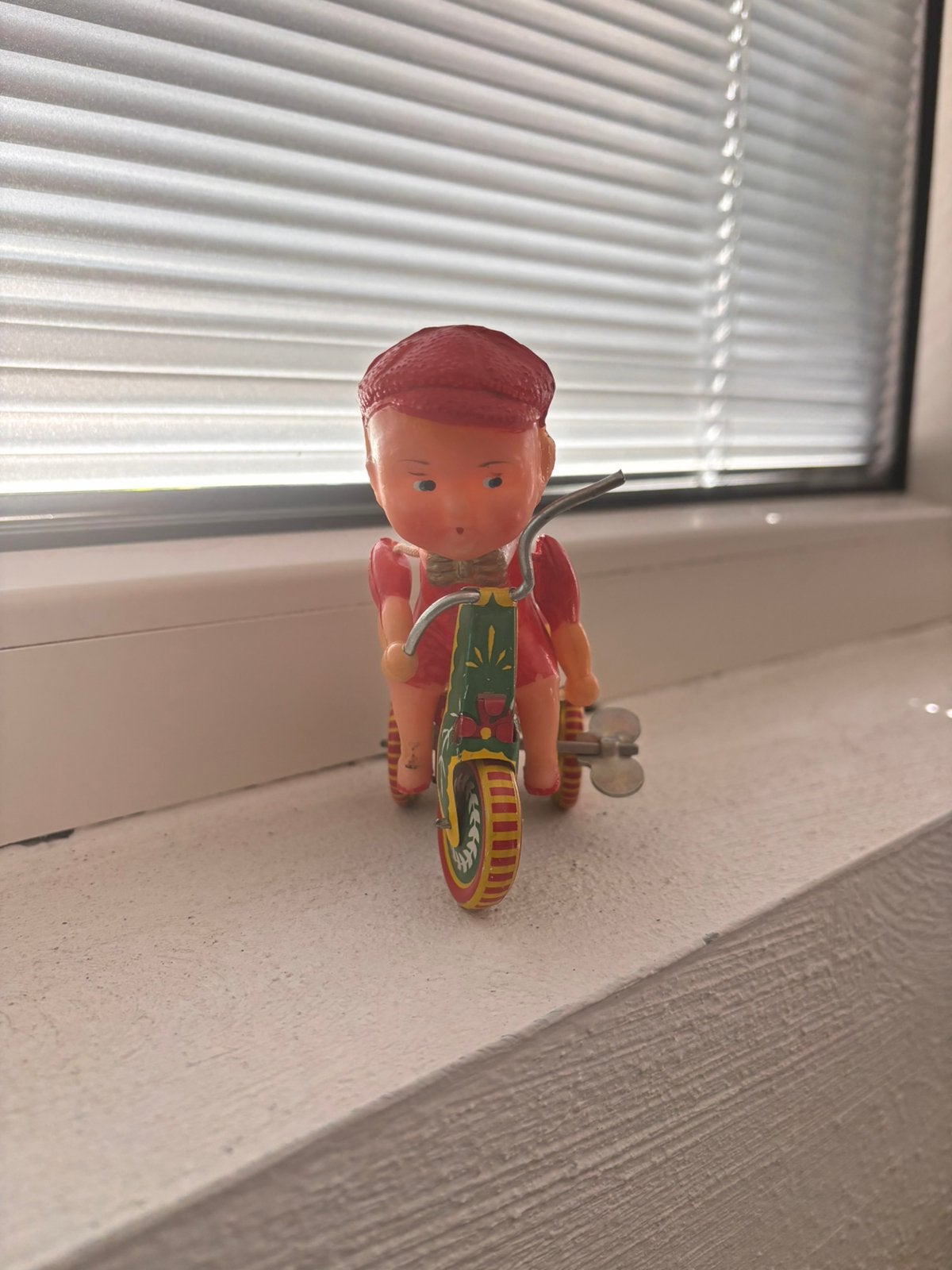Blikken speelgoed driewieler met bestuurder (opwindbaar), Antiek en Kunst, Antiek | Speelgoed, Ophalen of Verzenden
