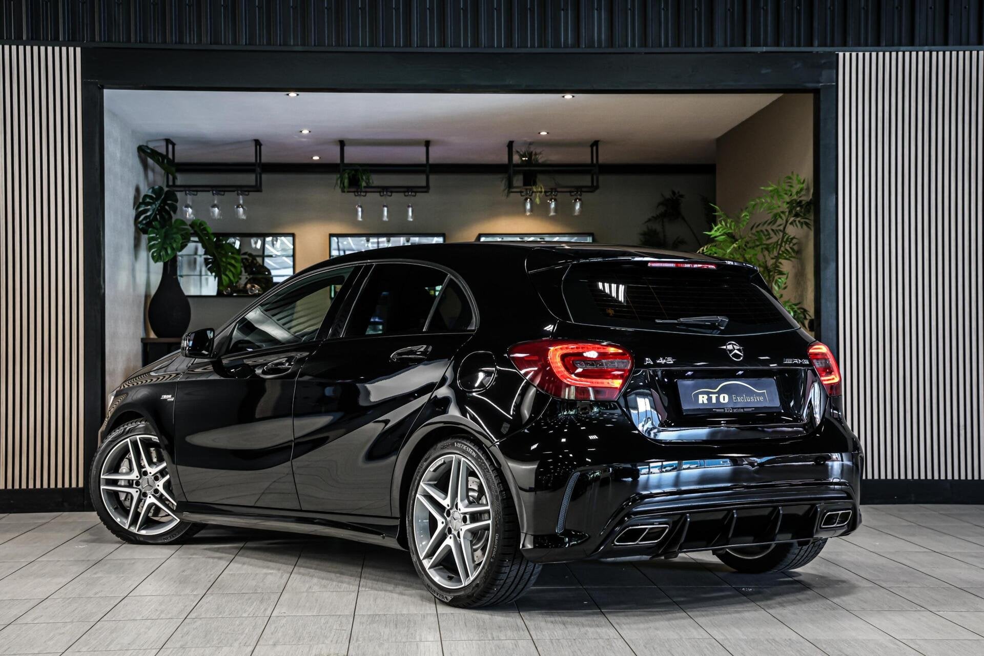 Mercedes A-klasse AMG 45 4MATIC |Navi|Cruise|Kleppensysteem|, Gebruikt, Euro 6, 4 cilinders, Met garantie (alle)