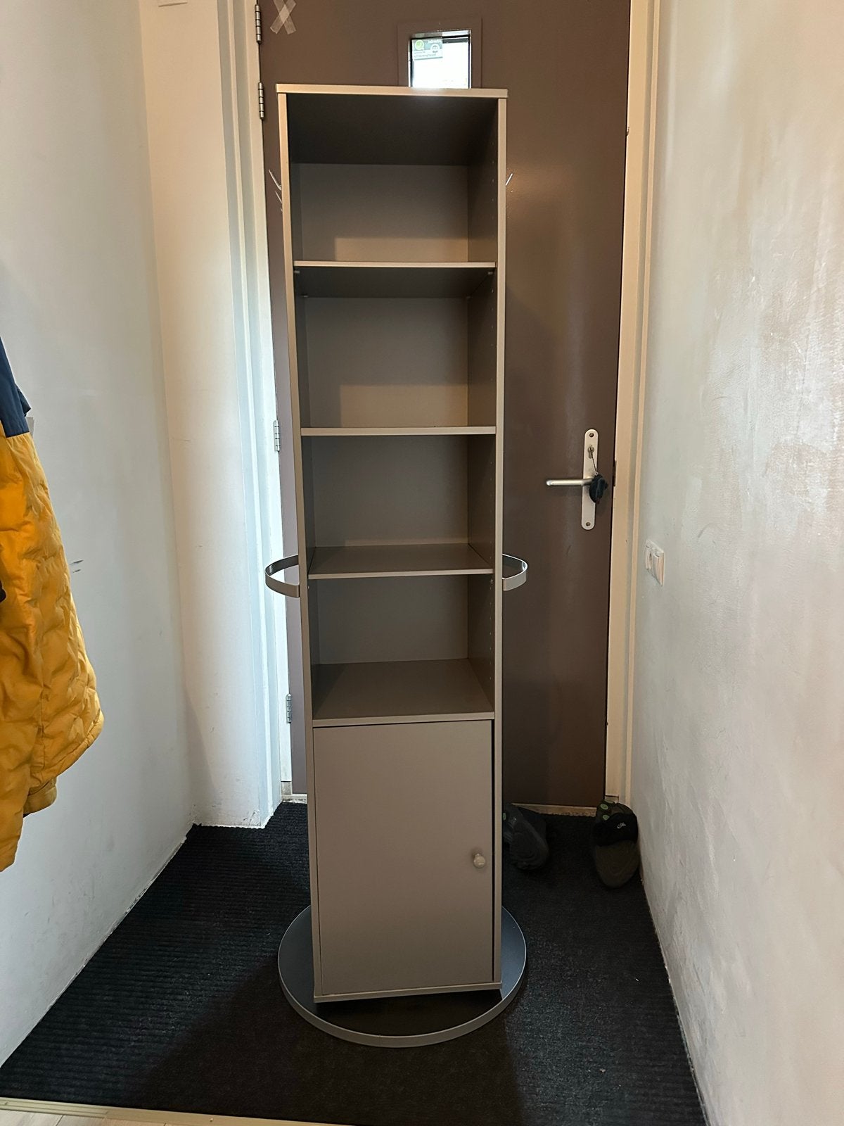 Gratis draaibare schoenenkast met spiegel, Ophalen of Verzenden, Gebruikt