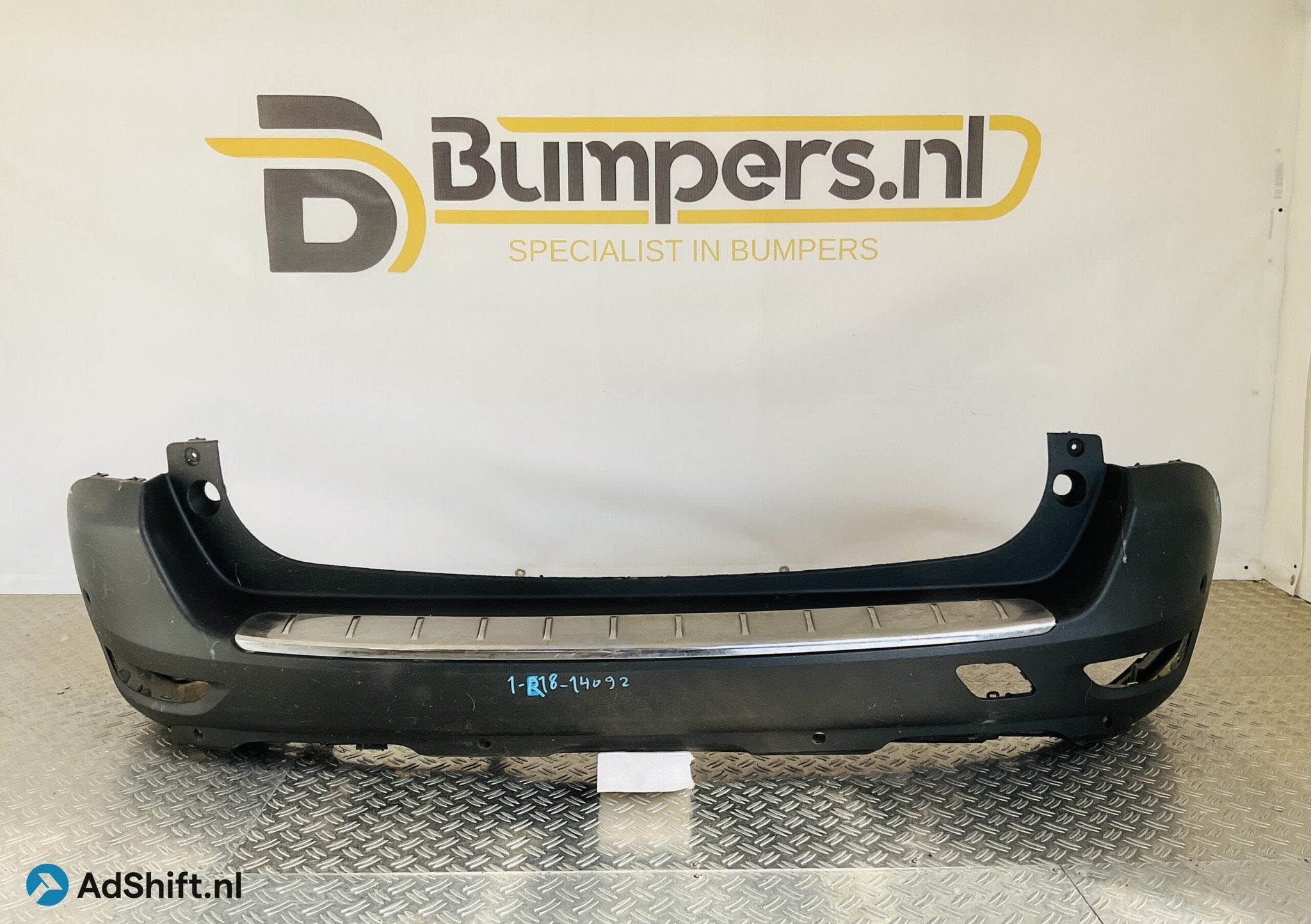 Bumper Peugeot 5008 6xpdc 98166681877 Achterbumper 1-R8-1409, Bumper