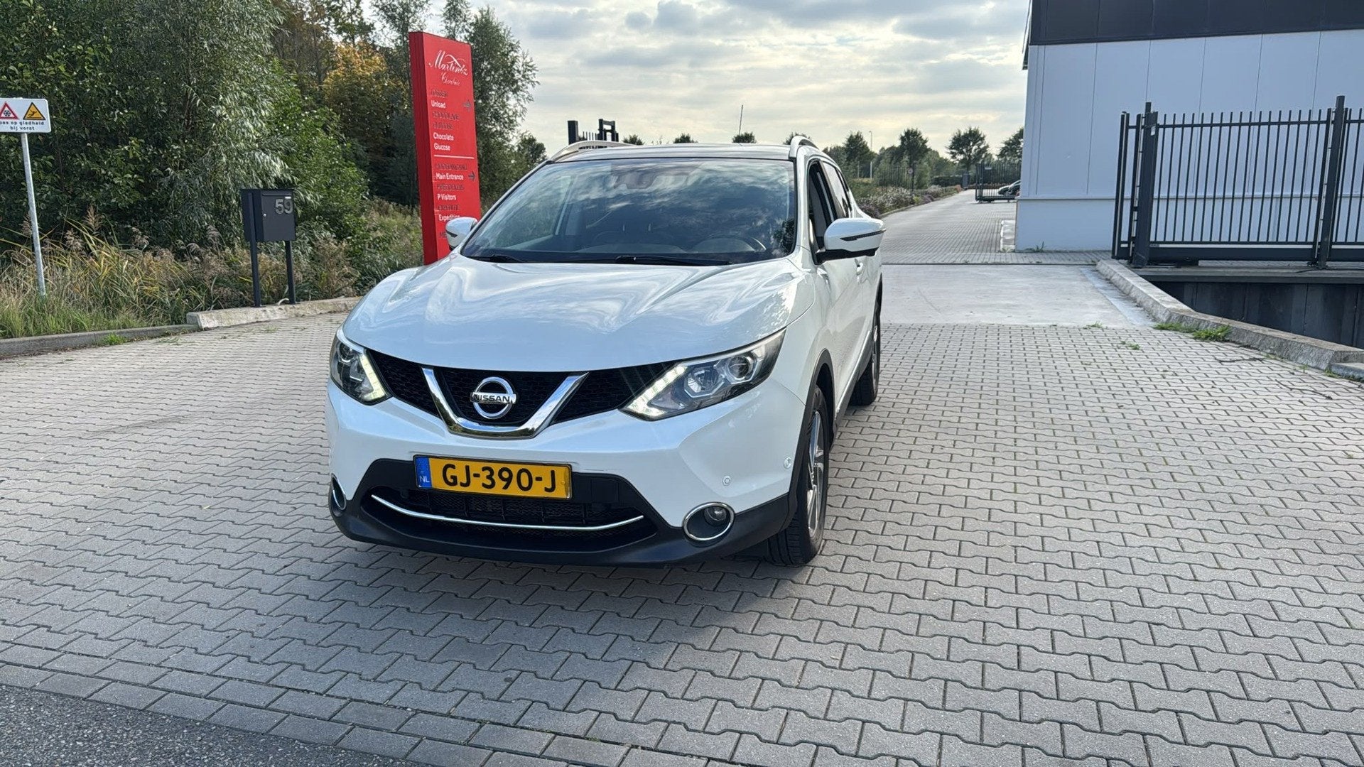 Nissan Qashqai 1.2 Tekna 162.000 NAP AUTOMAAT PANORAMA DAK L, Auto's, Gebruikt, 4 cilinders, 116 pk, Wit