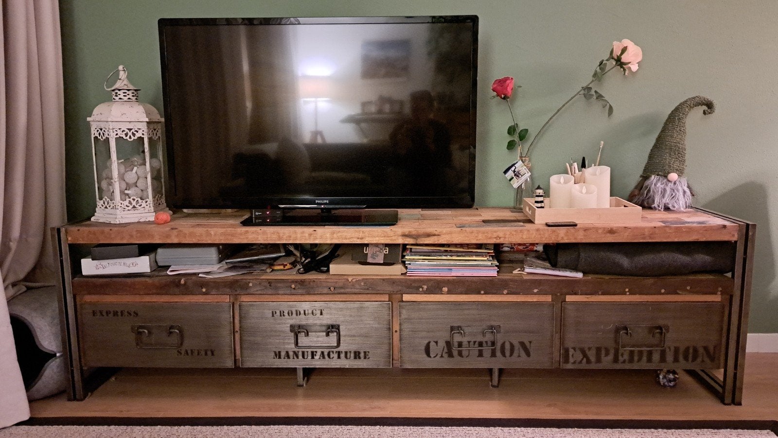 Stoer TV-meubel van Loods 5 - 208x54,5x40cm, Huis en Inrichting, Kasten | Televisiemeubels, Gebruikt, 200 cm of meer, Minder dan 100 cm