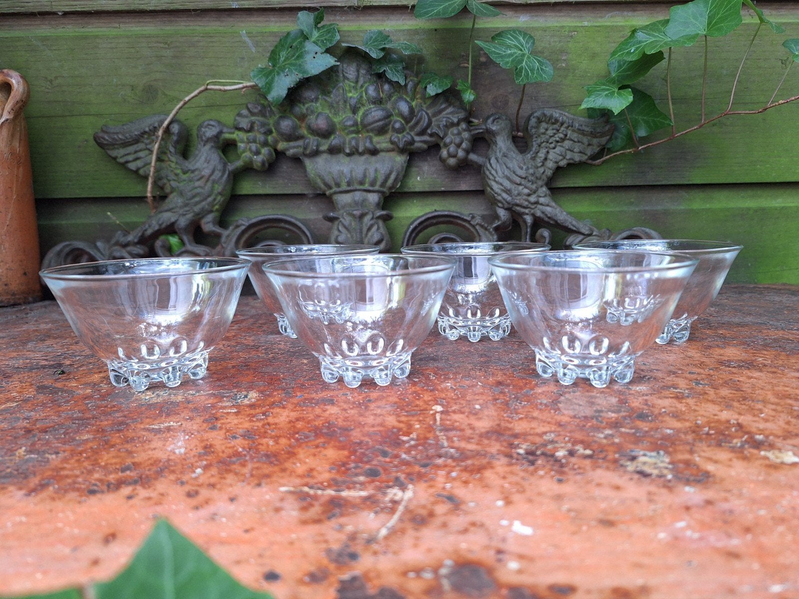 6 Glazen schaaltjes op bolletjes voet, Ophalen of Verzenden, Overige stijlen, Glas, Schaal of Schalen