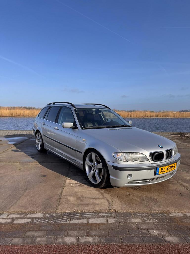 BMW 3-Serie E46 330i Touring Nieuwe APK Bom Vol!, Auto's, Automaat, Zwart, 93 €/maand, 6 cilinders