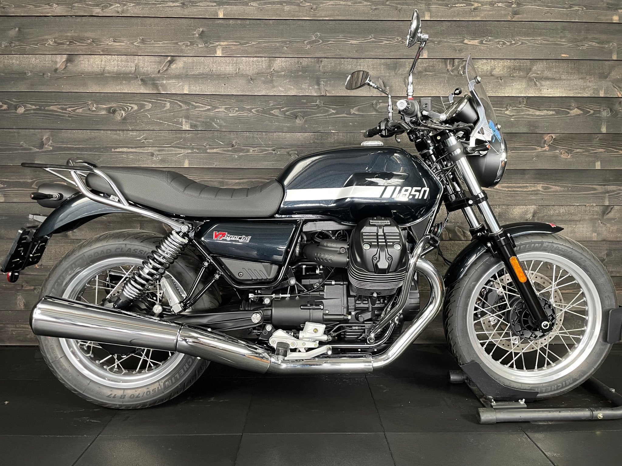 Moto Guzzi V7 IV 850 SPECIAL (bj 2024), Motoren, Bedrijf, Meer dan 35 kW, 850 cc, Naked bike
