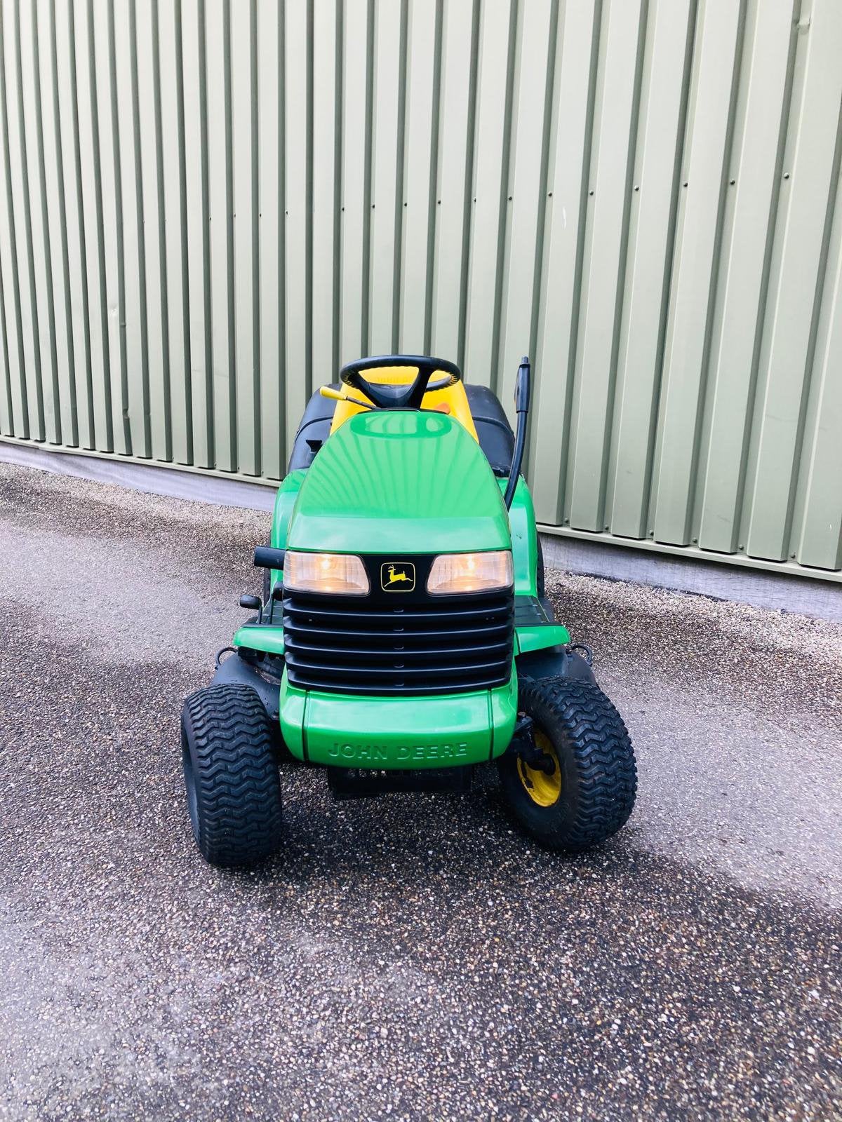 Goed werkende John deere LTR 155 zitmaaier opvang hydro, Ophalen, Zo goed als nieuw