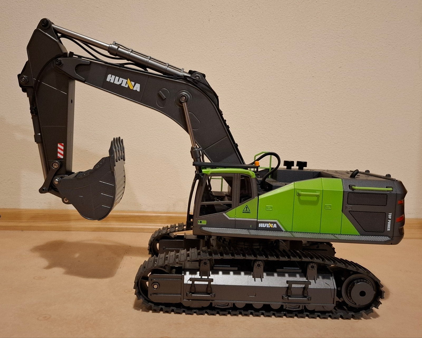 Huina 1593 graafmachine, Hobby en Vrije tijd, Ophalen, Zo goed als nieuw